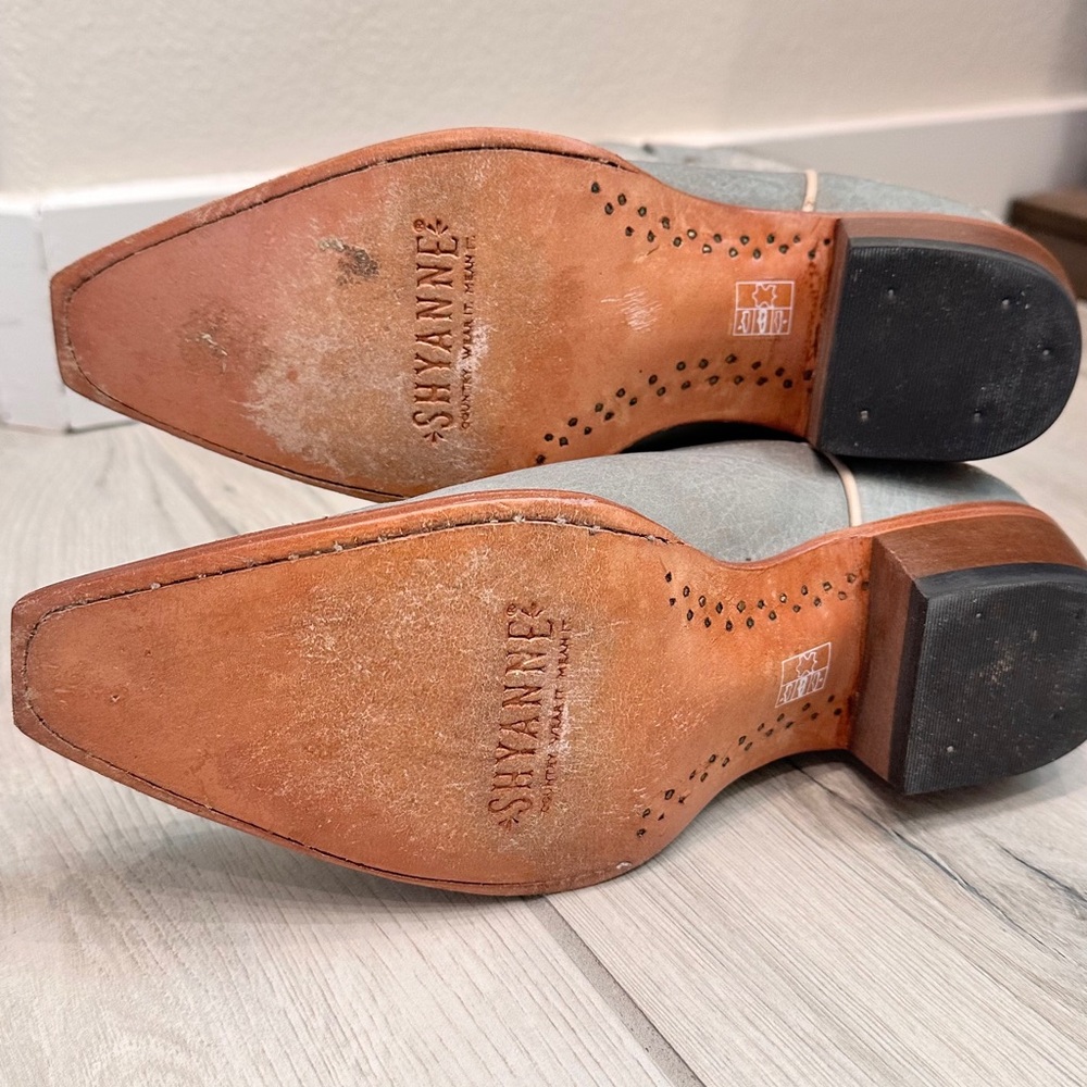 Shyanne Floral Embroidered Western Boots - Picture 3 of 3